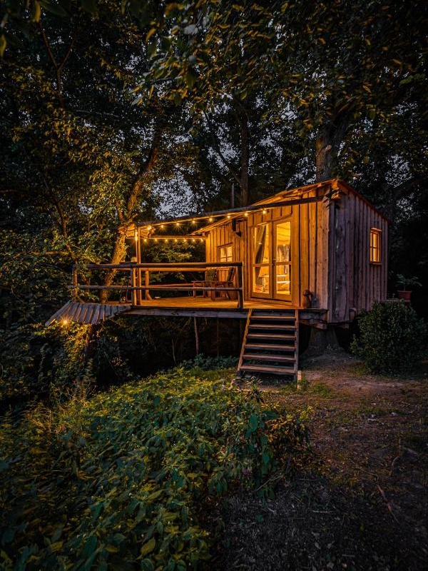 Baráček na stromě