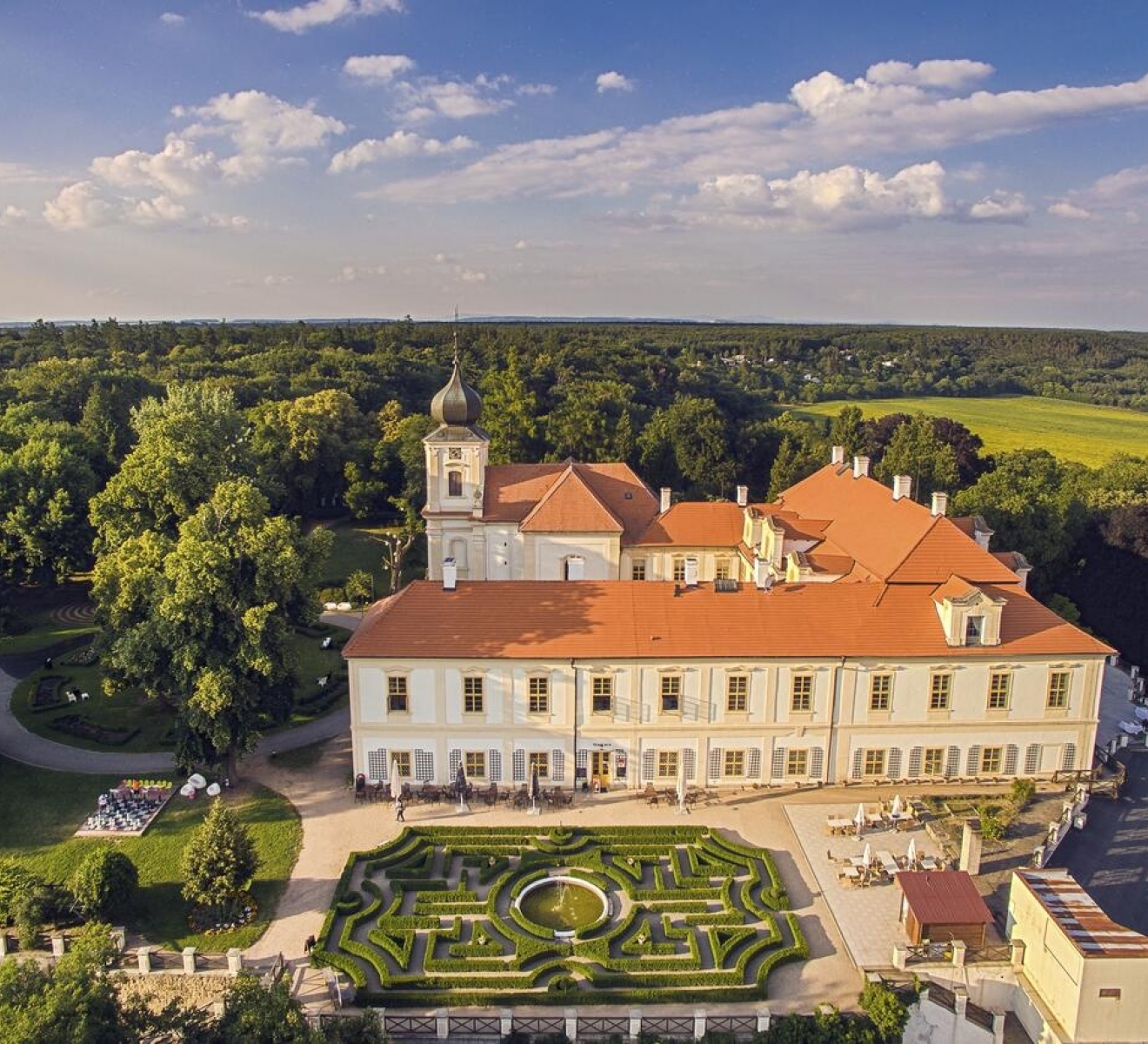 Chateau Loučeň Garden Retreat