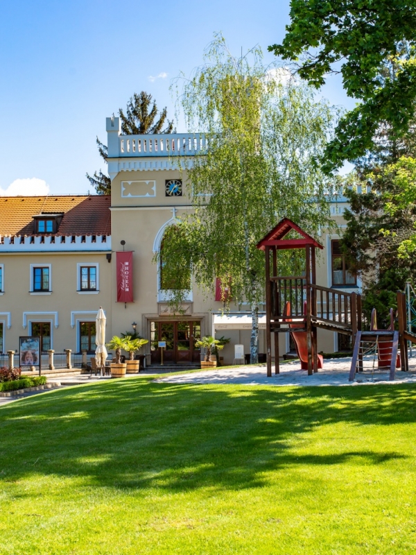 Chateau St. Havel ****