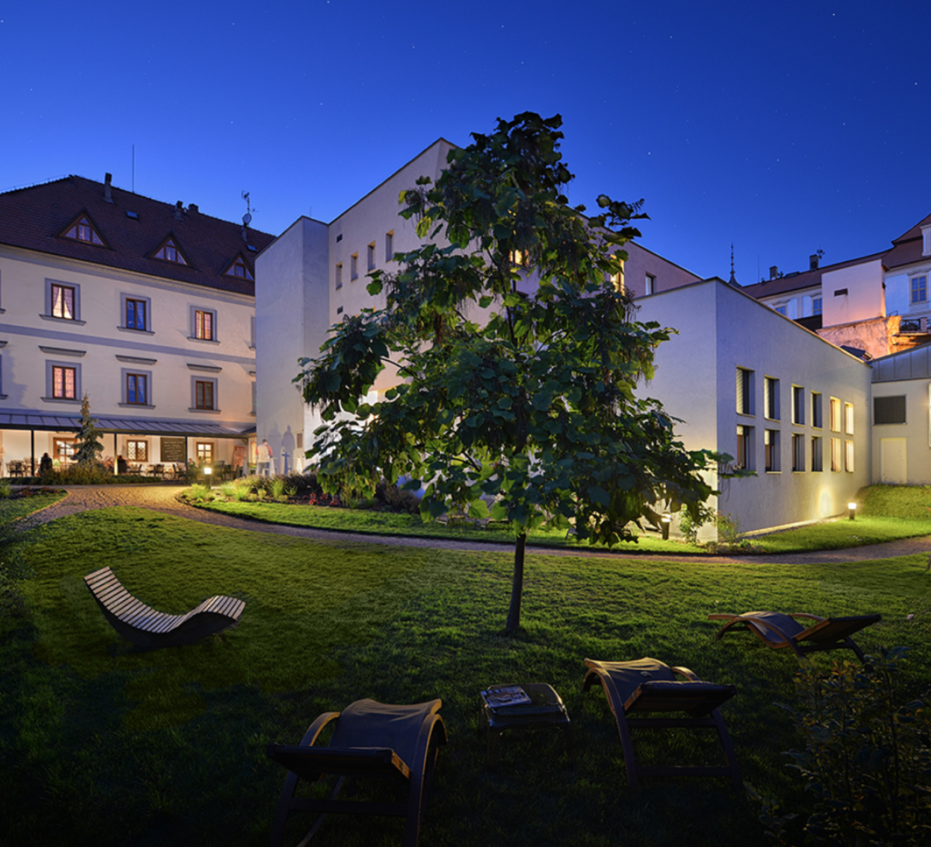 Maxmilian Lifestyle Resort