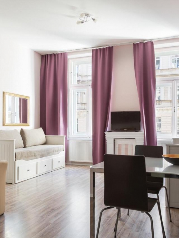 Royal Court Apartments